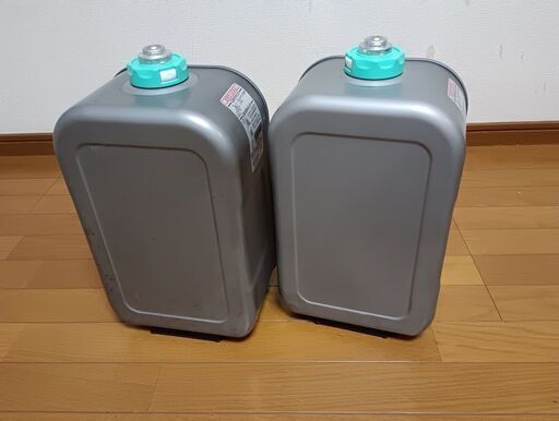 【中古】ダイニチ　Dainichi   ファンヒーター　灯油タンク　9リットル　緑キャップ　2個