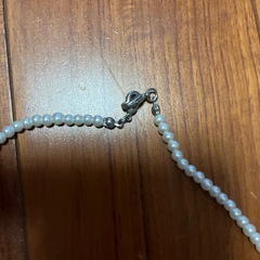 ビーズ花ネックレスの画像