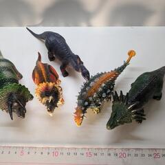 恐竜フィギュアセットの画像