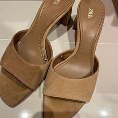 美品　ZARA ヒールミュールサンダル24センチ　スエード素材　 