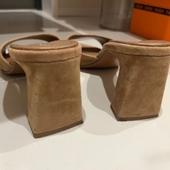 美品　ZARA ヒールミュールサンダル24センチ　スエード素材　 の画像