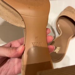 美品　ZARA ヒールミュールサンダル24センチ　スエード素材　 の画像