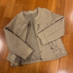 婦人物アウターの画像