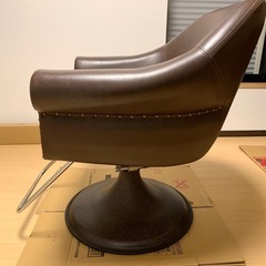  【値段交渉可】油圧式昇降椅子 ビンテージサロン仕様チェア 
自宅にもおしゃれ○ ゆったり椅子の画像