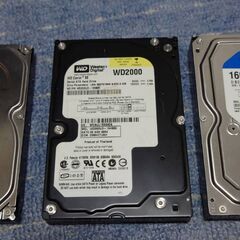 ハードディスク 3.5インチ　SATA（３個）