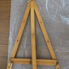 木製イーゼル１個の画像