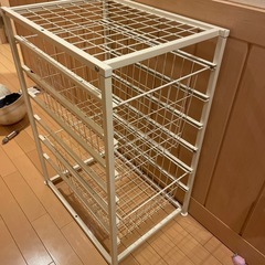 キッチン、おもちゃラック