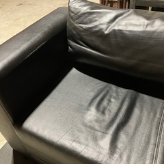 革張り黒ソファの画像