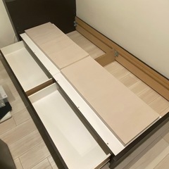 【値段交渉可】ベッド　収納・照明・コンセント付きの画像