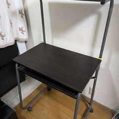 デスク（キャスター付き）