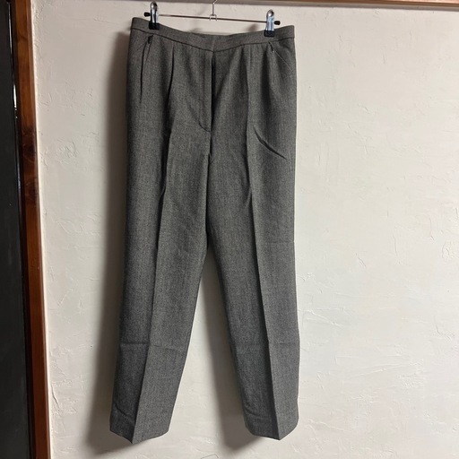 ランタナ　グレー ストレートパンツ ウール混紡