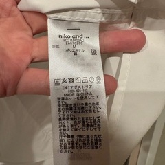 ニコアンド　メンズ　白シャツ　　Mサイズの画像