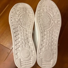 新品スニーカーの画像