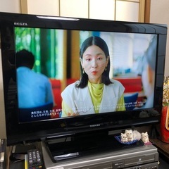 東芝　TOSHIBA REGZA 26インチ