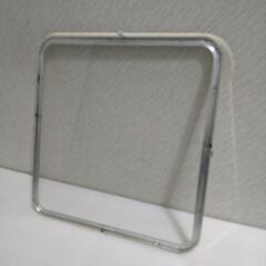 【無料✨】ガラス 板(24cm×23cm程) DIYや ディスプレイに🎵
の画像
