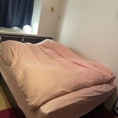 クイーンサイズベッド大容量収納付き