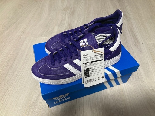 スポーツシューズ
