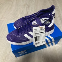 スポーツシューズ