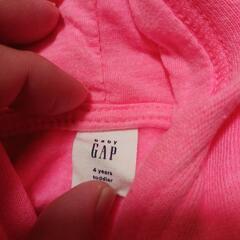 GAPパーカーとカーディガン子供服の画像