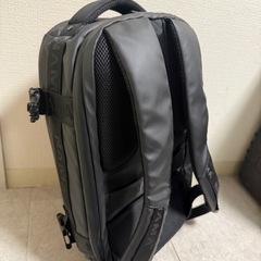 赤いバッグ プラスチック　リュックの画像