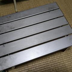 キャプテンスタッグ　折りたたみテーブル　椅子２脚セット　キャンプ用の画像