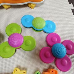 Combi　おしりふきウォーマー　知育玩具　詰め合わせの画像