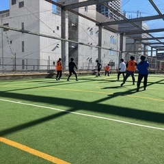 12月初回レッスン、女性複数名参加☆横浜アソビル☆大人のためのフットサルスクールの画像