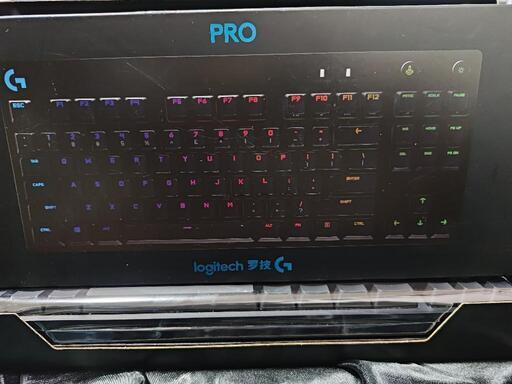 LogitechのPROモデルは、ゲーマー向けに設計された高性能キーボードです。信頼性の高いブランドで、品質が保証されています。