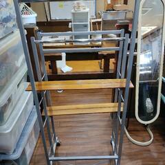 キャスター付き展示ラックの画像