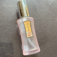 香水　瓶　スプレーボトル