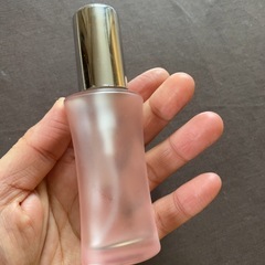 香水　瓶　スプレーボトルの画像