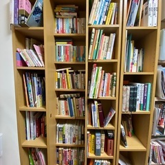 お譲りします！本棚（スライド式、ウッディ、大容量です！）