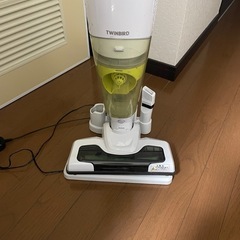 【12/4まで】ツインバード 掃除機 コードレス スティッククリーナー 充電式 サイクロン式 水洗い可能 お手入れ簡単 ハンディ 1台3役 充電台付 ホワイト 一人暮らし TC-5109Wの画像