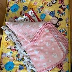 ベビー布団👶冬用シーツとおねしょパッド付きの画像