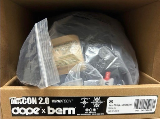 &Bern スノボヘルメット