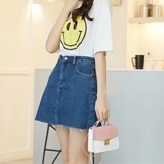 ピンクとホワイトの可愛らしい ハンドバッグ兼ショルダーバッグの画像