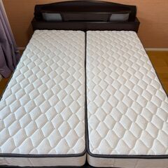 クイーンベッド/同サイズの低反発マット付きの画像