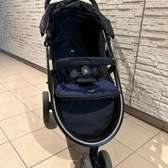 Joieベビーカー ライトトラックス ネイビーの画像