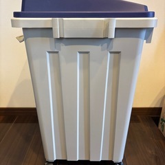 ゴミ箱(キャスター付)取引中の画像