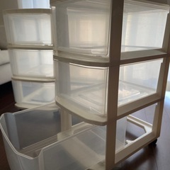 衣装ケースの画像