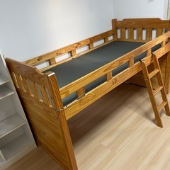 二段ベッドの画像
