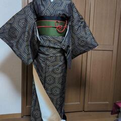 👘 正絹 紬 サラッとしたした風合いが素敵！重亀甲 👘の画像