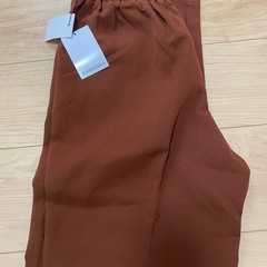 【新品未使用】モーメントプラスのパンツ