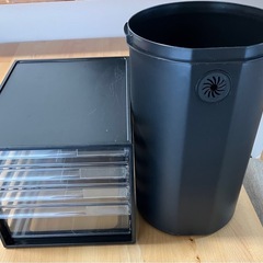 4段書類ケース(雑貨の整理にも)　未使用のゴミ箱(容量あり、バケ...