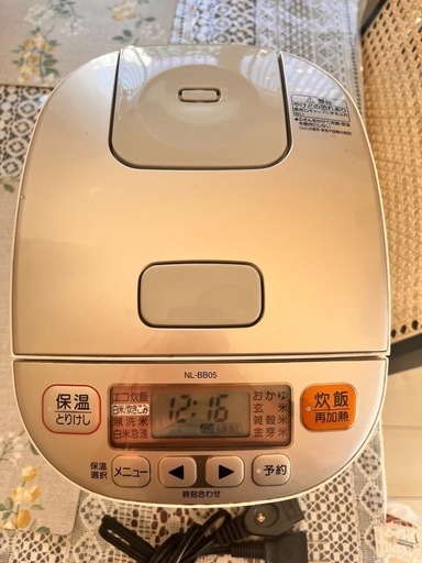 【ZOJIRUSHI】炊飯器