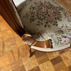 アンティークチェアの画像