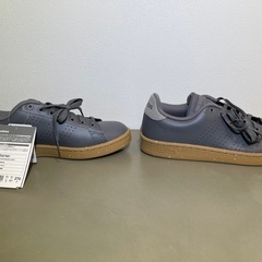 【新品】adidas スニーカー 27.0cm グレーの画像