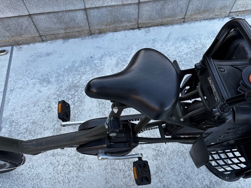 ブリヂストン　3人乗り　チャイルドシート付き　電動自転車