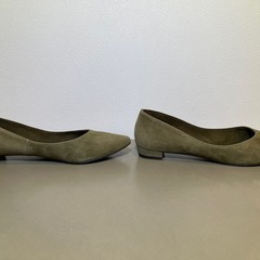 Odette e Odile ポインテッドトゥフラットシューズ 23.5cmの画像