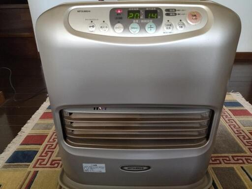 値下げ‼️　①灯油ファンヒ−タ−　美品